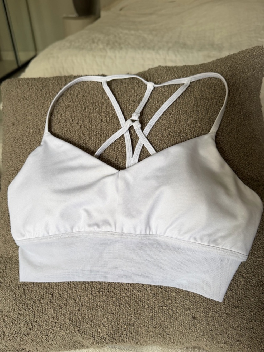 ALO Yoga White Crisscross Strappy Sports Bra